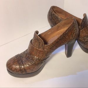 Chie Mihara Leather Platform Pumps